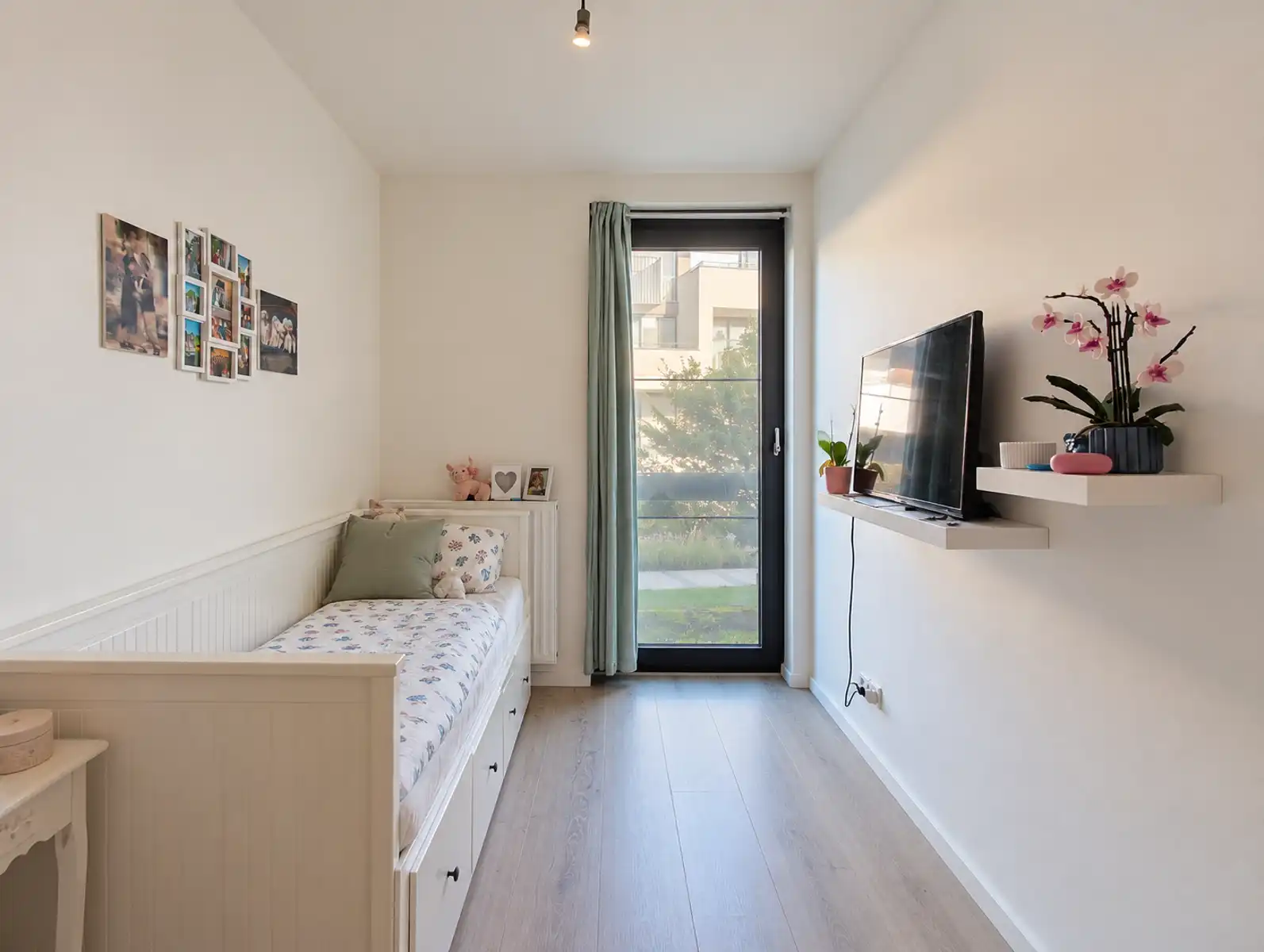 INSTAPKLAAR APPARTEMENT MET 2 SLPKS, TERRAS & AUTOPLAATS foto 6
