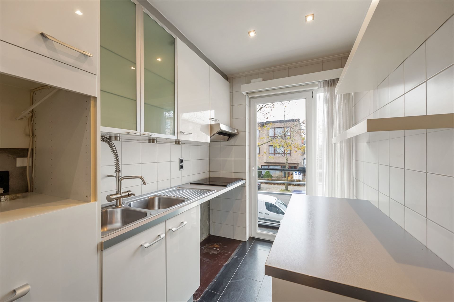 Instapklaar Appartement met Terras en Parking  foto 4