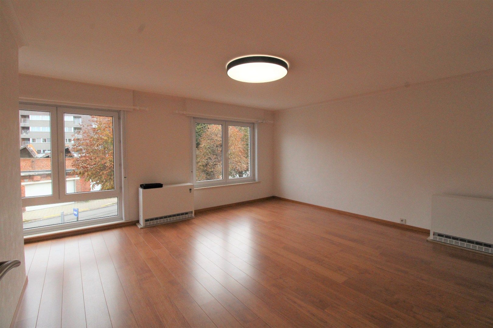 Duplex appartement met 2 slaapkamers en garage te Roeselare foto 2