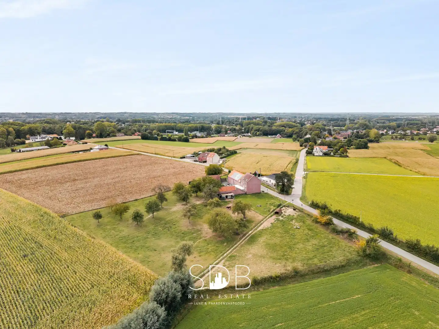 Prachtige landelijke hoeve woning met gezinstuin en graslanden op 1hectare foto 34