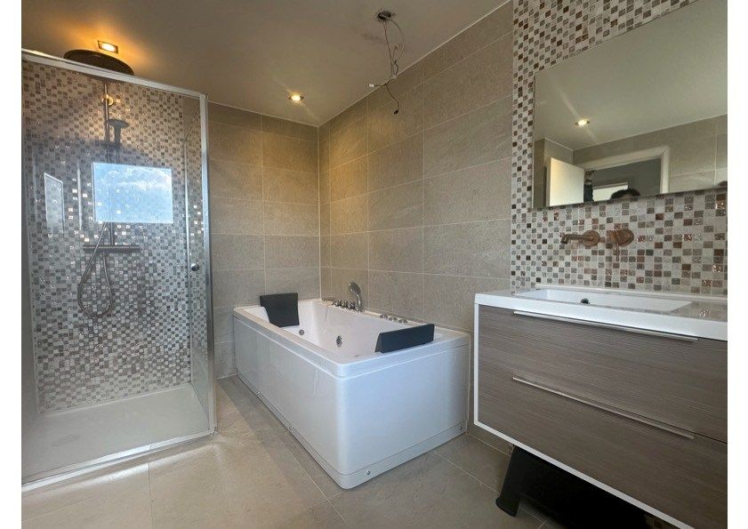 Ruime duplex met 3 slaapkamers. foto 6