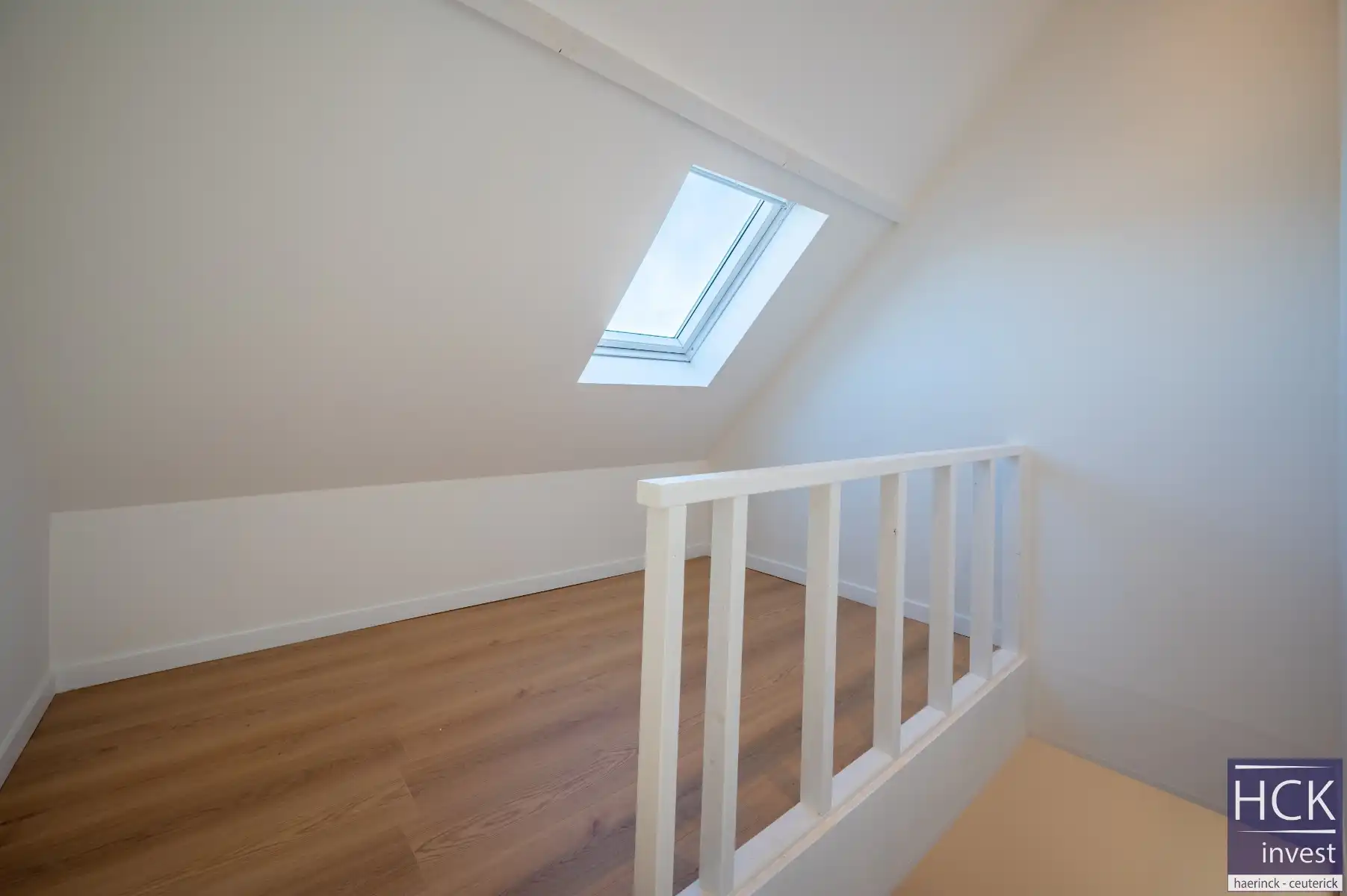 GENT - Nieuw gerenoveerde woning vlakbij St. Pieters station! foto 13