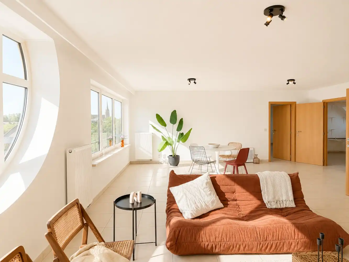 Instapklaar en zonnig twee slaapkamer appartement in het centrum van Eke foto 2