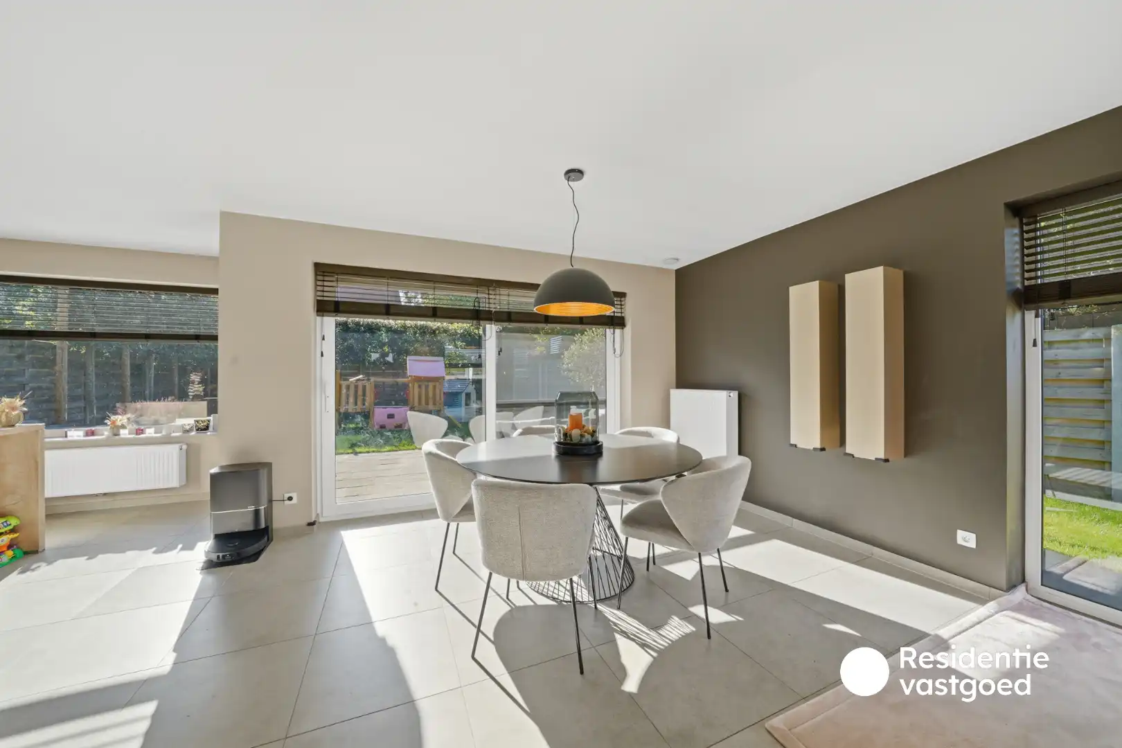 Prachtige zeer recente halfopen woning in rustige wijk te Oudenburg centrum foto 8