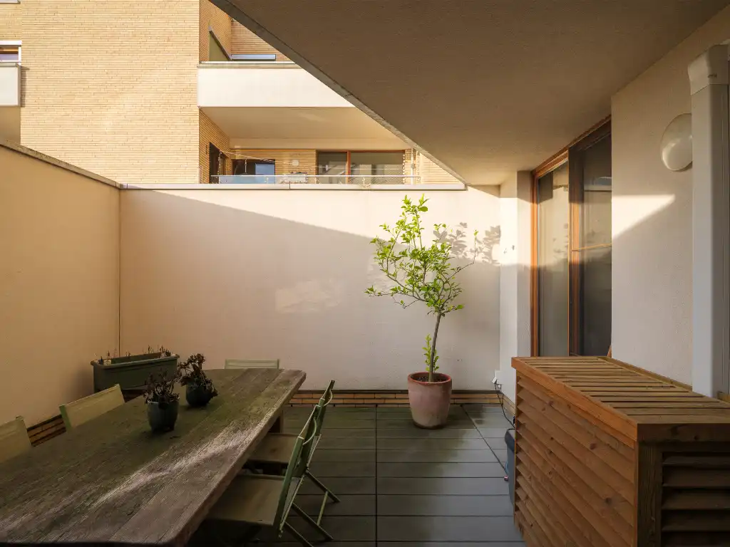 Lichtrijk appartement met weids zicht, twee slaapkamers en drie bijzonder ruime terrassen, gelegen in een bruisende en dynamische omgeving. foto 19