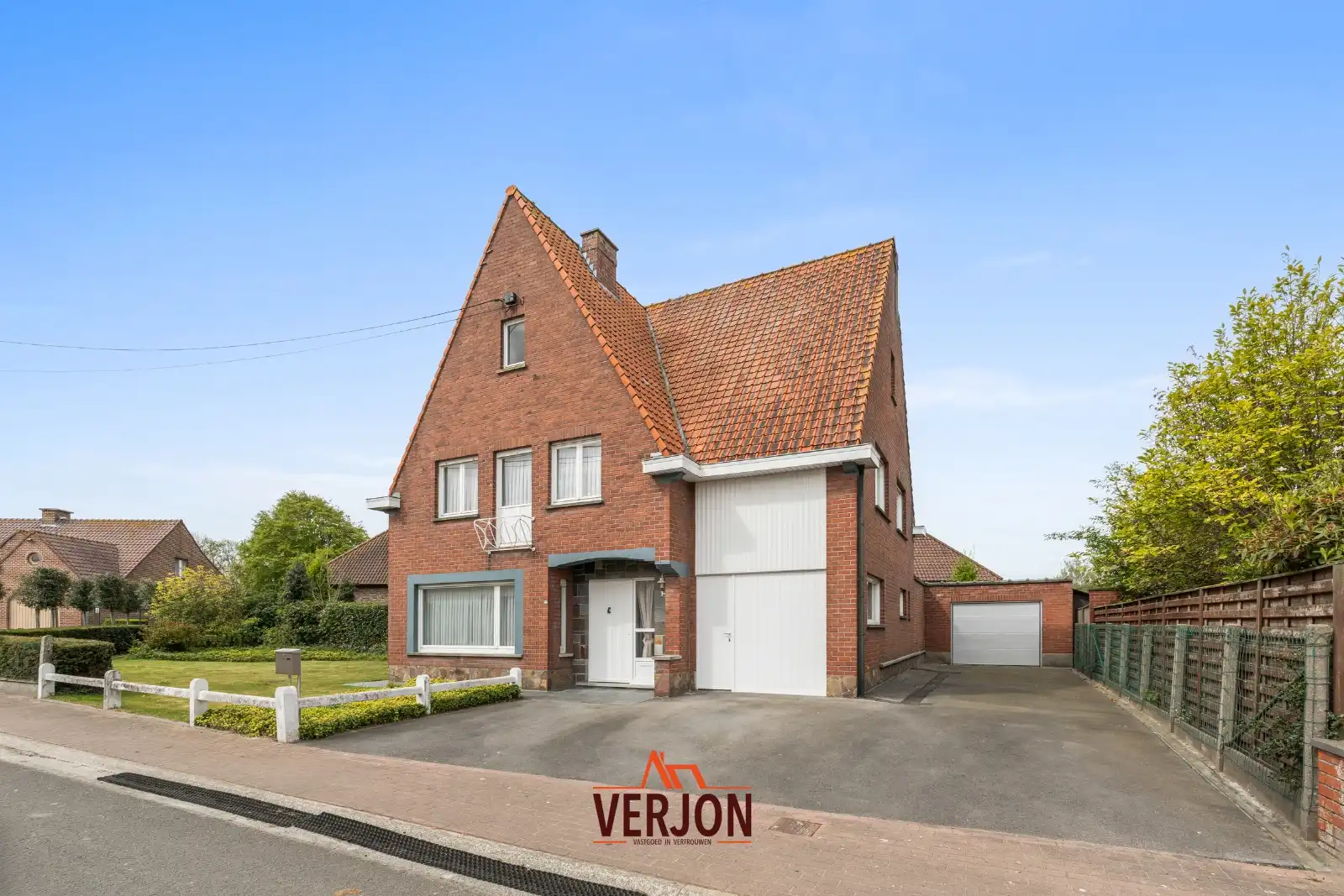 Hoofdfoto van de publicatie: Ruime gezinswoning met 4 slaapkamers, grote garage en zonnige tuin