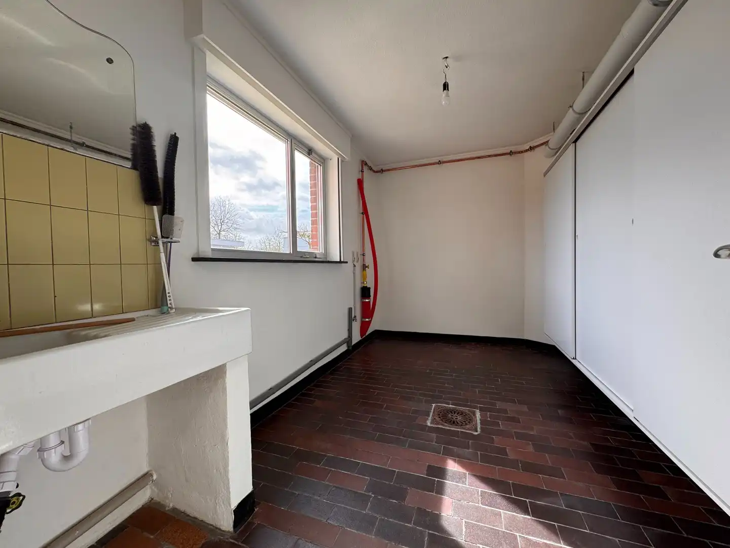Ruime halfopen woning met 3 slaapkamers foto 8