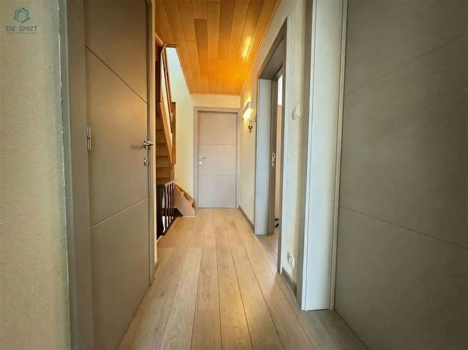 Verrassend ruime instapklare woning met 5 slaapkamers, garage en zonnepanelen! foto 13