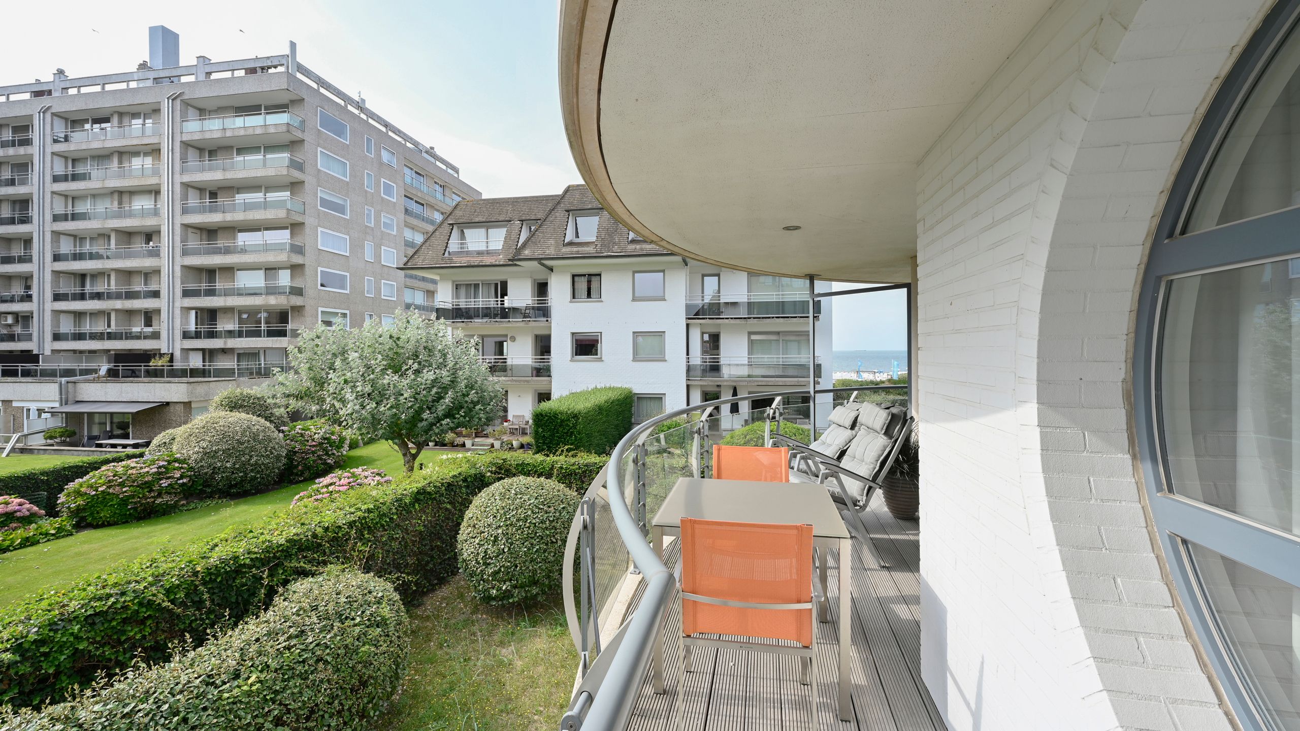 Top gelegen appartement met goed zeezicht in villaresidentie [Kustlaan - Knokke Zoute]. foto 13