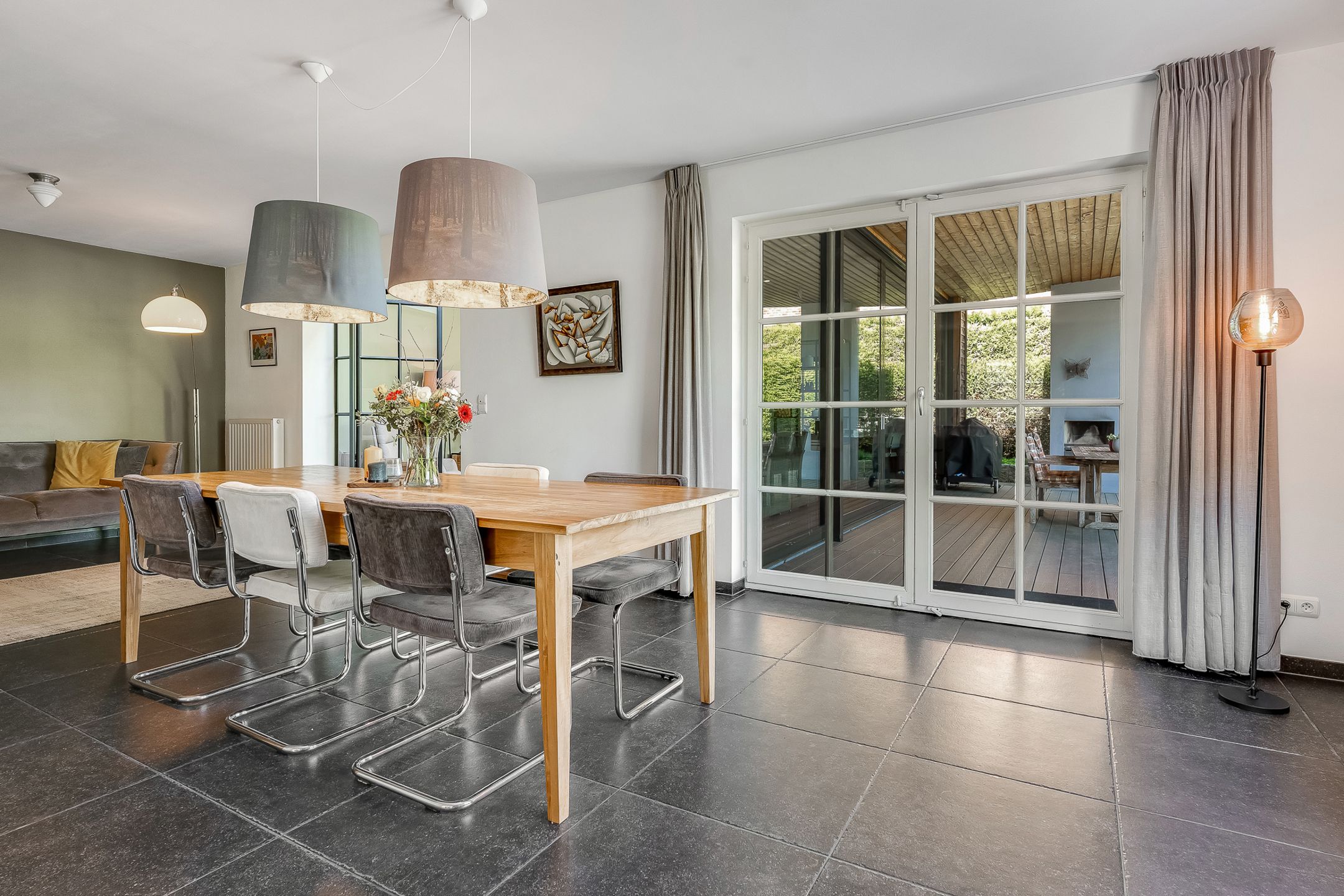 Instapklare woning met tuingerichte aanbouw foto 9