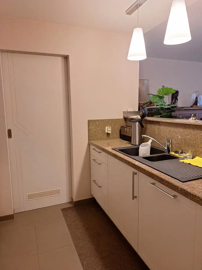 Modern gelijkvloers appartement te Kermt foto 7