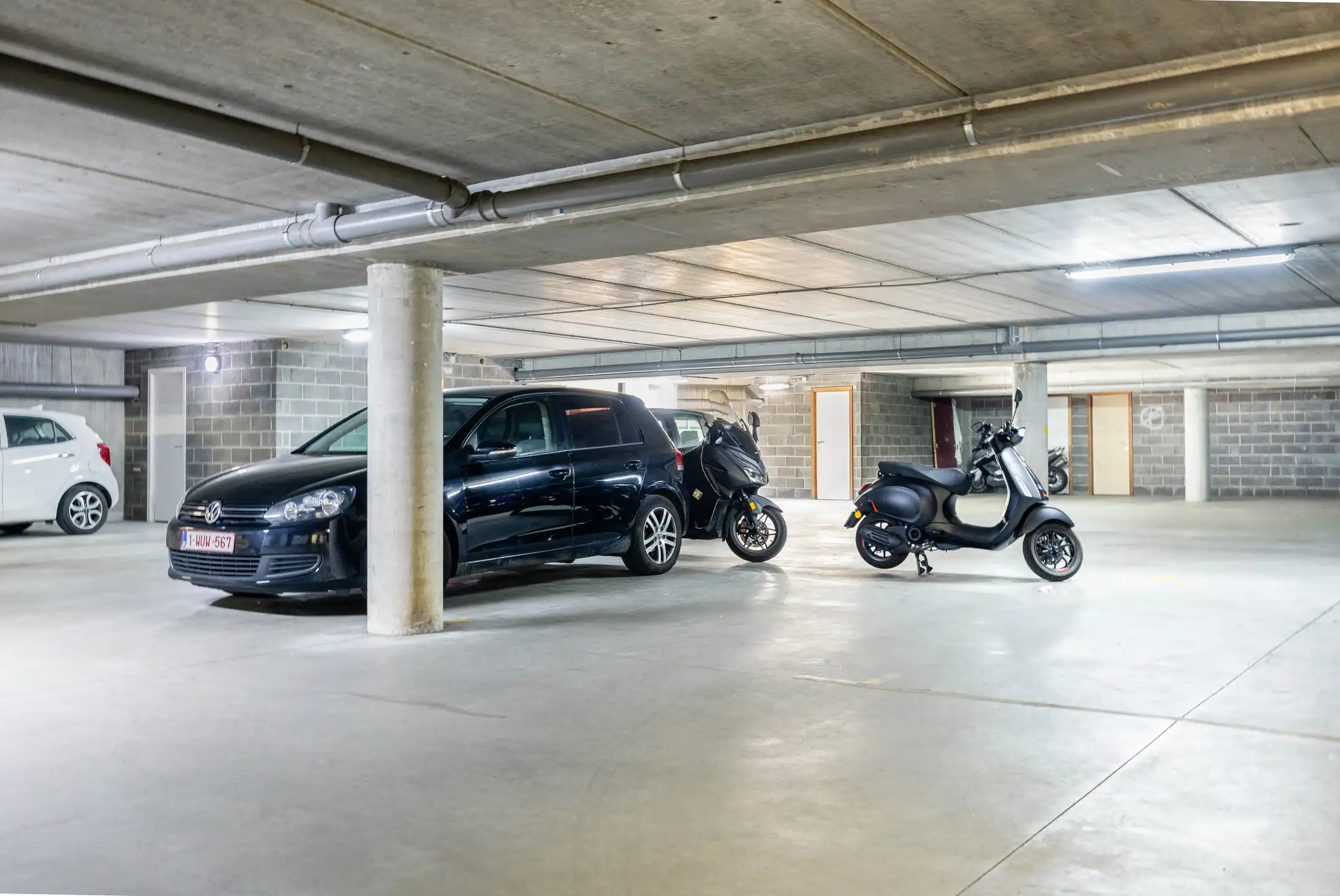 Appartement met 2 slaapkamers + Parking foto 13