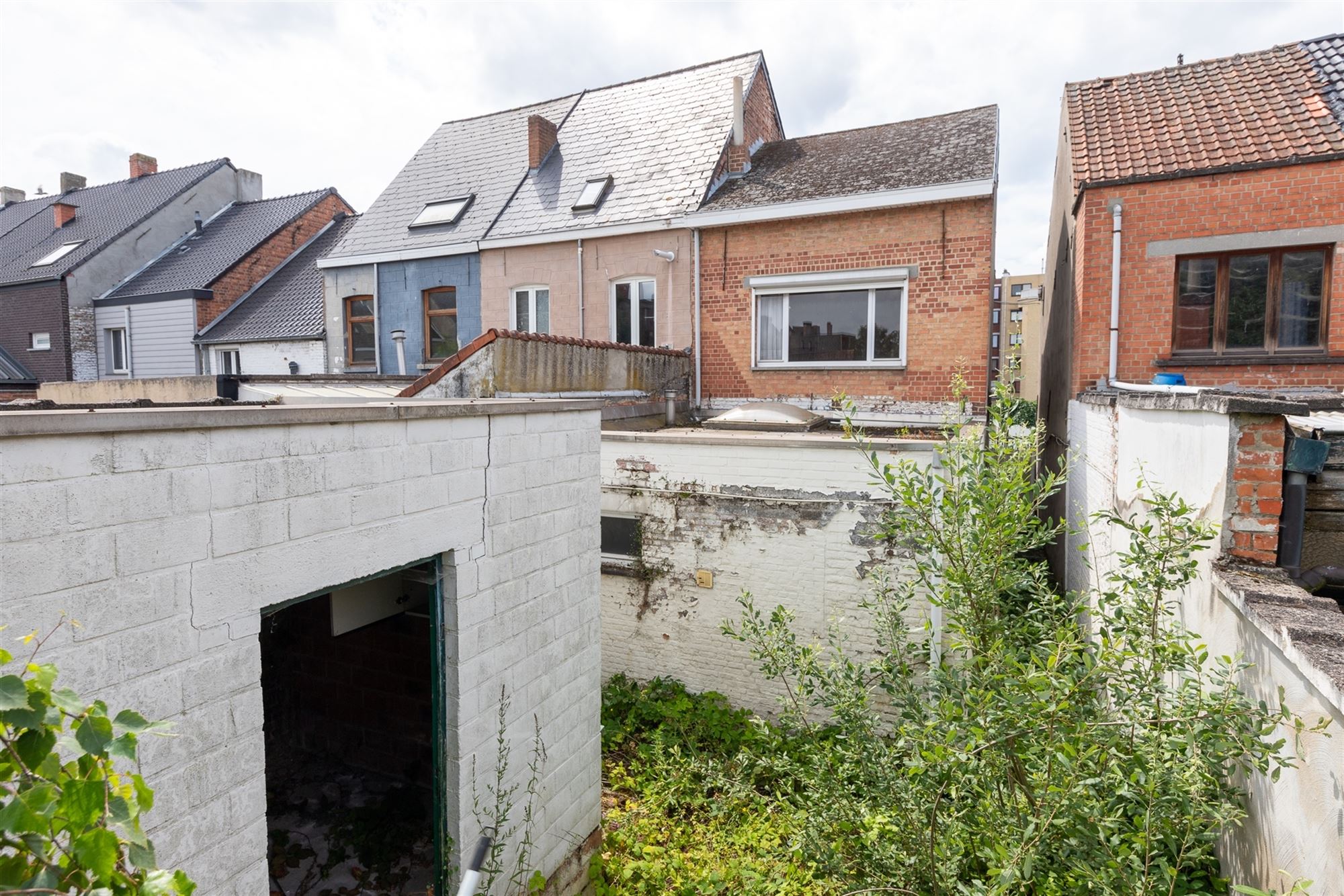 Grondig te renoveren rijwoning in centrum Wetteren  foto 12