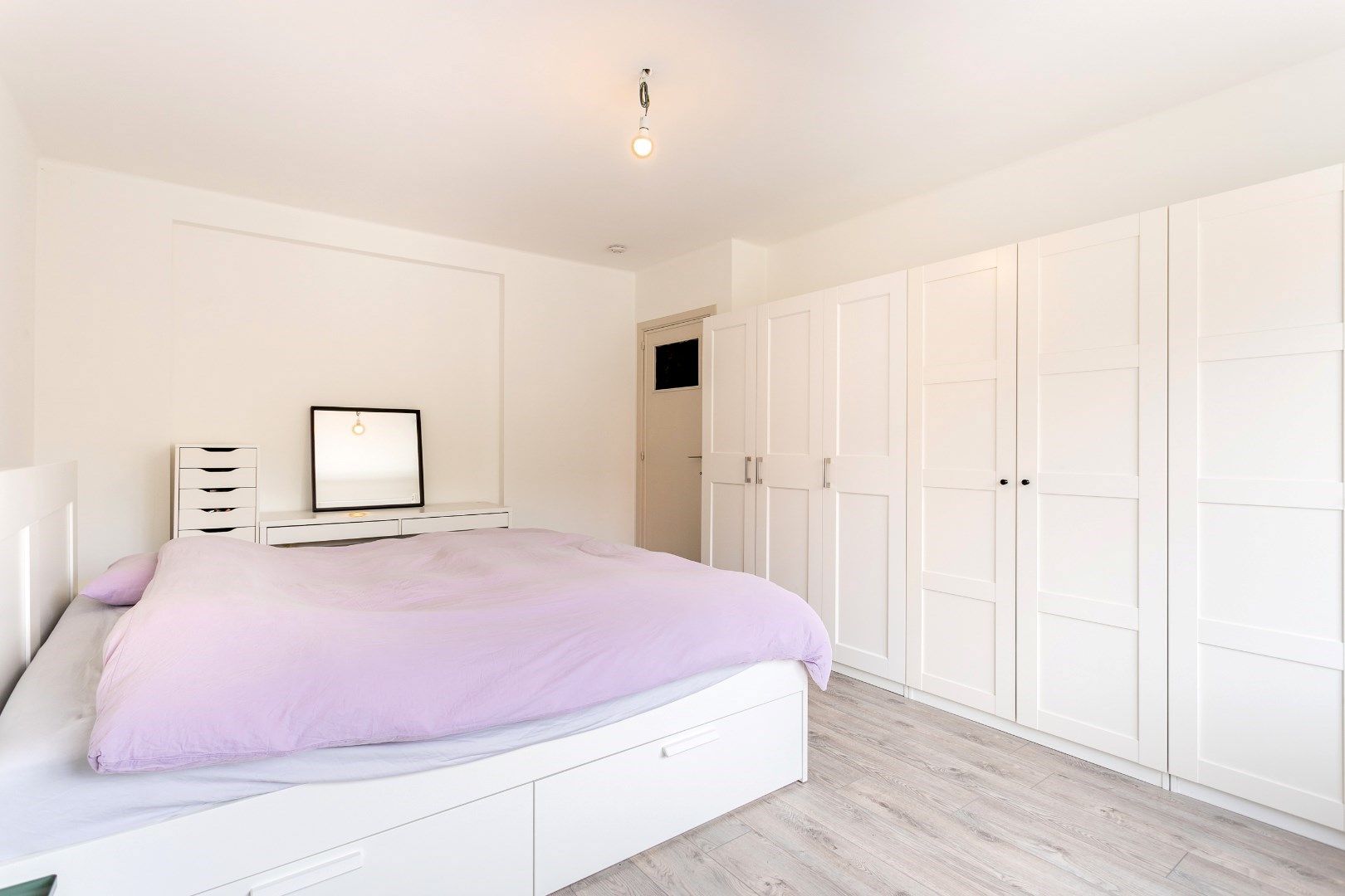 Instapklare woning te Dworp met 5 slkp., garage en tuin foto 13