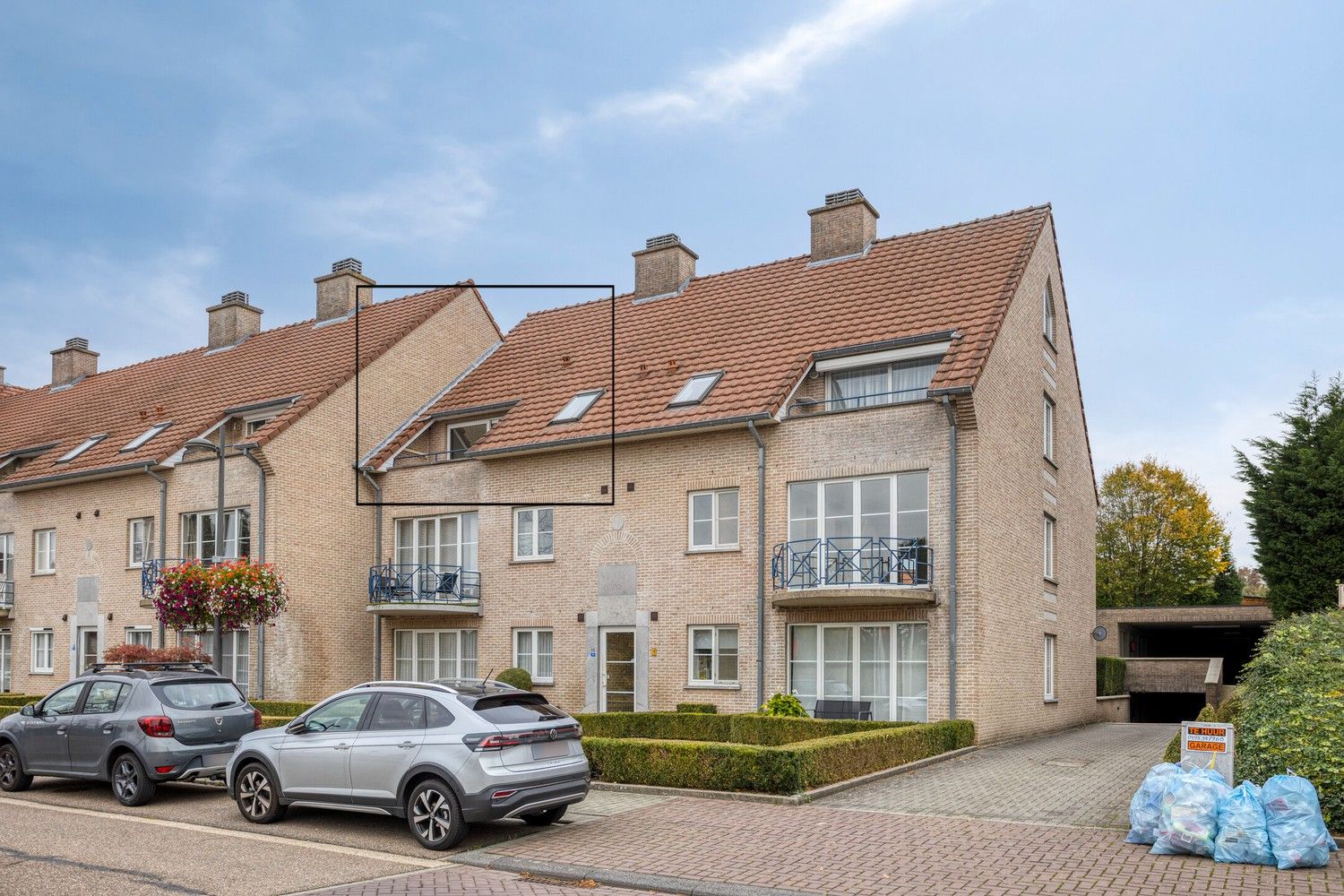 Ruime duplex met 3 slaapkamers  en garage te huur in het hart van Gellik, Lanaken foto 3