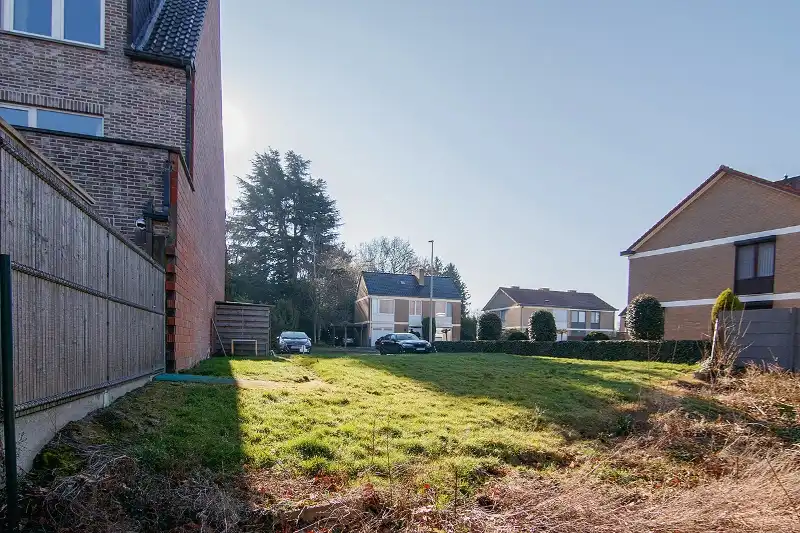 Rustig en toch centraal gelegen projectgrond voor appartementen of andere invulling op 4 aren 7 centiaren in het centrum van Diepenbeek! foto 5