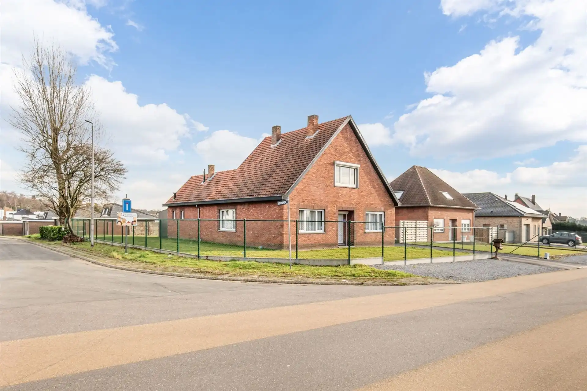 Eengezinswoning met tuin. foto 25