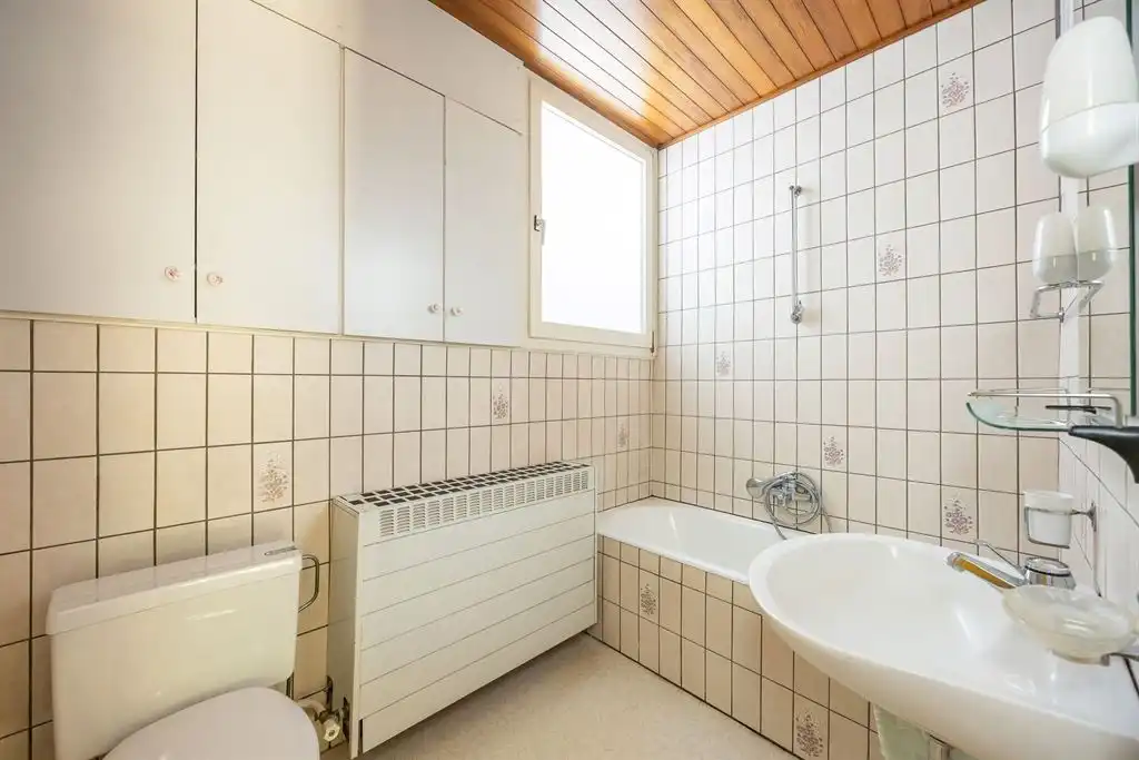Klassieke te renoveren villa op een mooi hoekperceel in wijk "Hertebos" foto 10