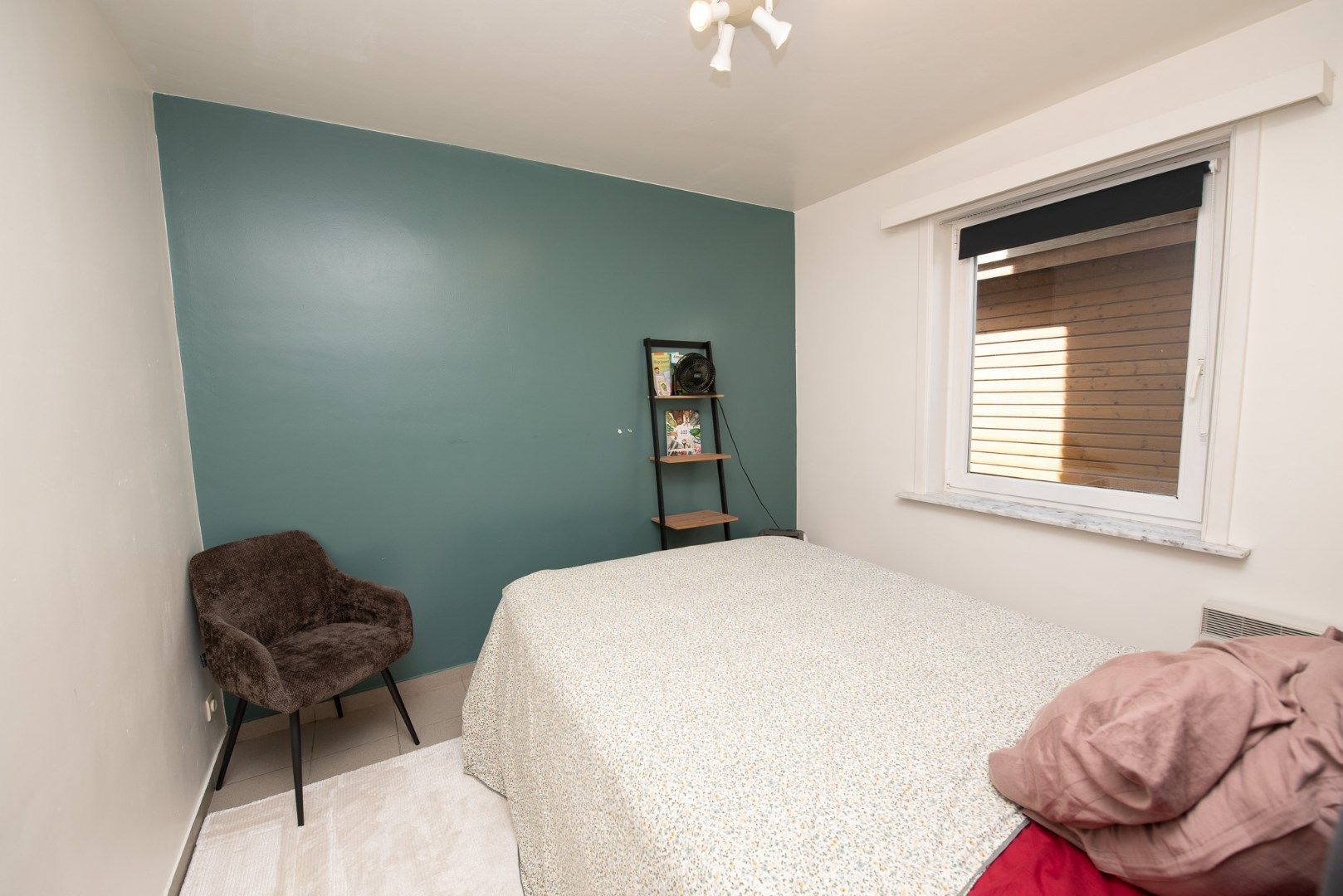 Te koop: Gelijkvloers appartement met 2 slaapkamers en garage in Waregem – Direct rendement! foto 9