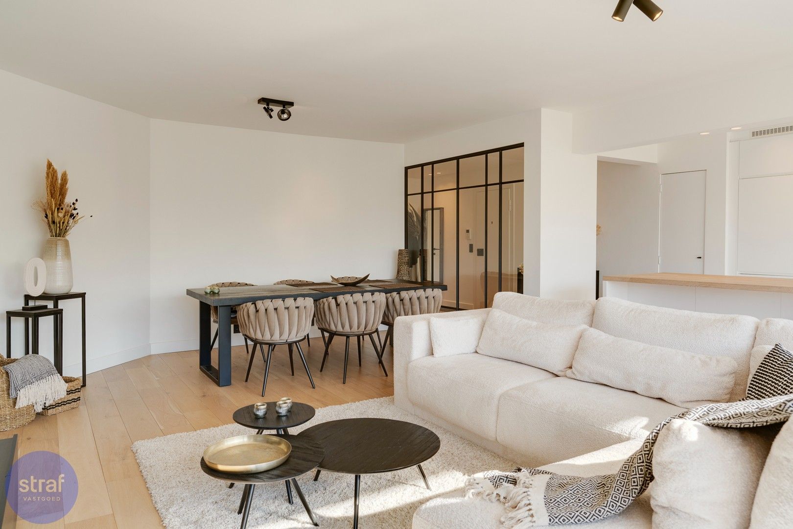 Zalig wonen op Linkeroever – in een gerenoveerd appartement met zicht op groen foto 3