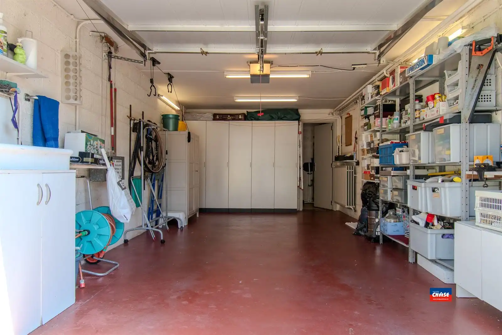 HOB met drie slaapkamers, garage en tuin foto 12