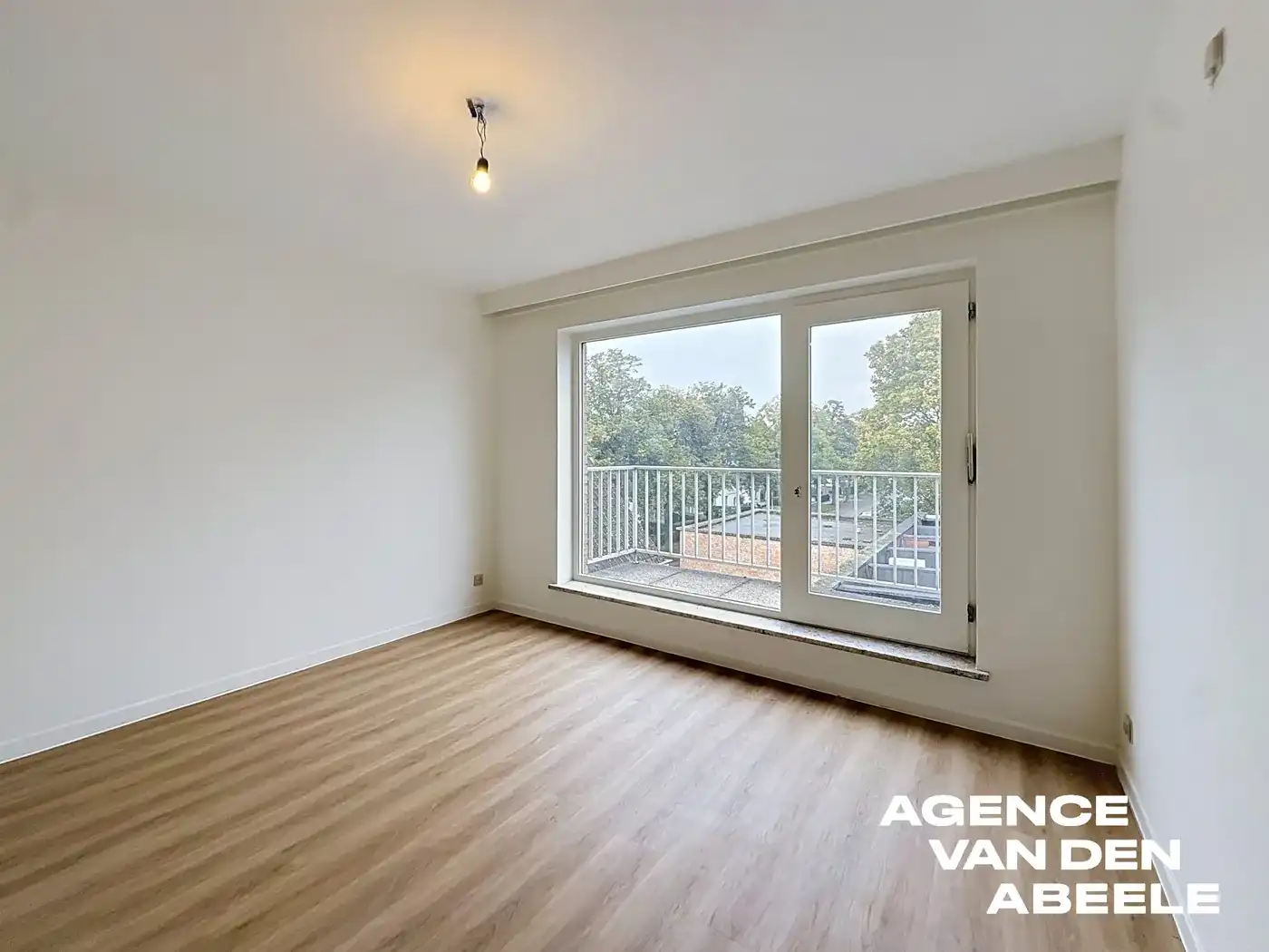 Ruim en licht 3-slaapkamerappartement in Brugge foto 6