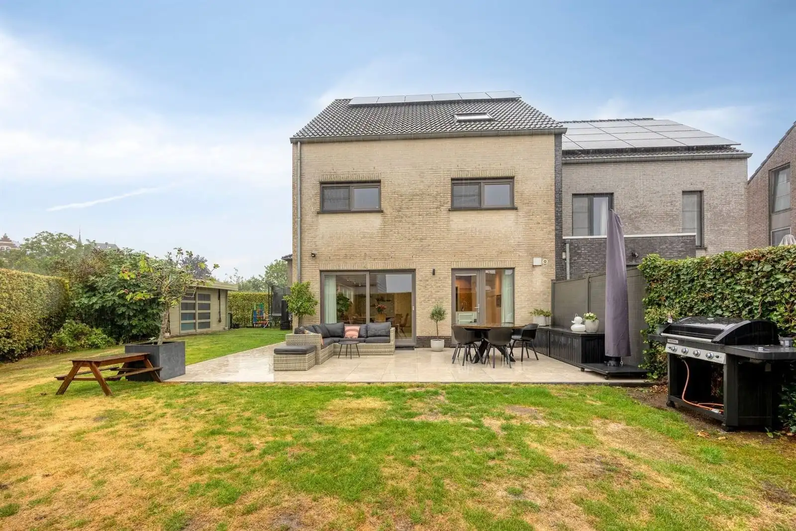 Halfopen bewouwing 5 slaapkamers met tuin  foto 30