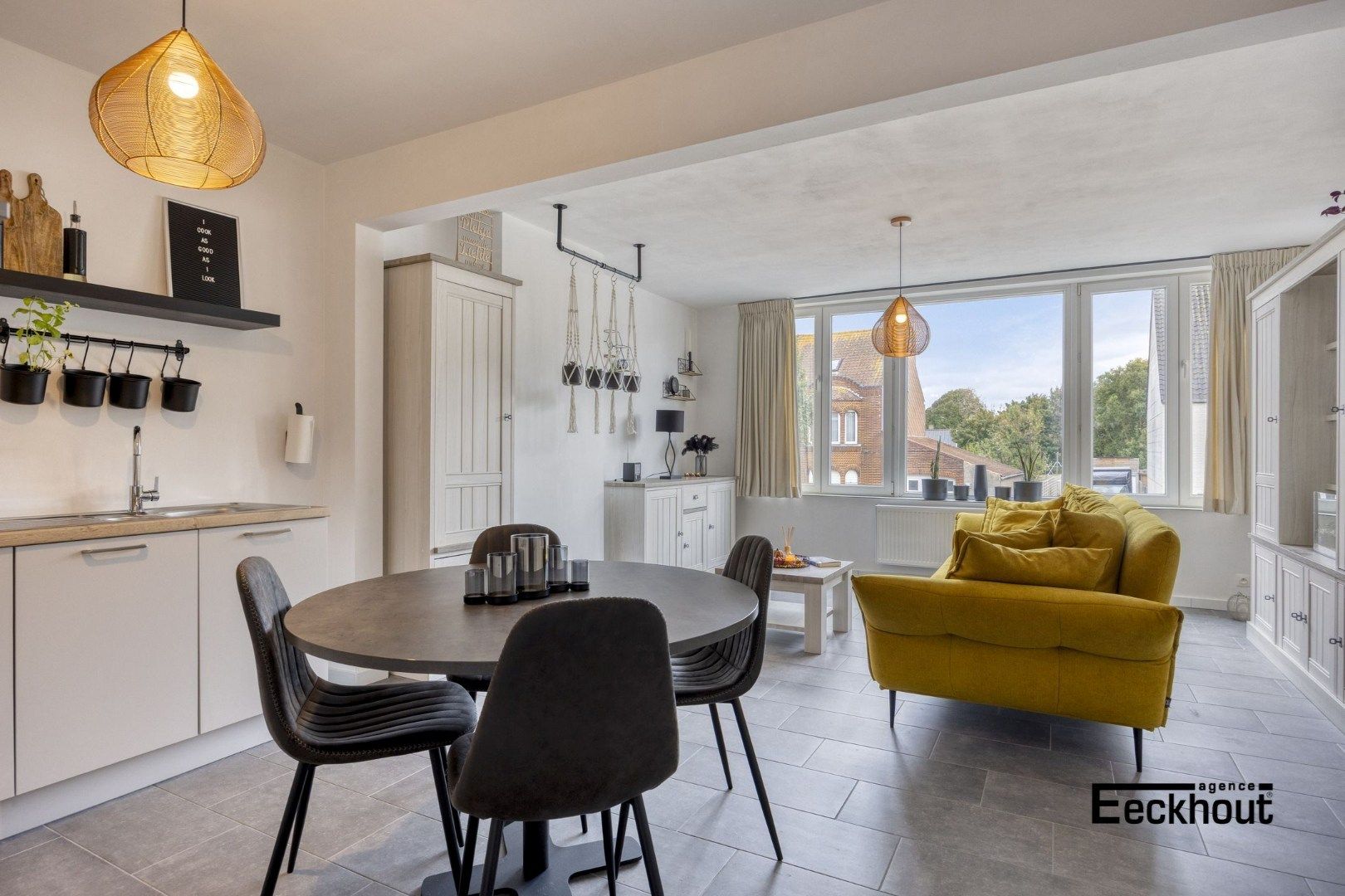 Volledig gerenoveerd appartement op gunstige ligging te Bredene! foto 4