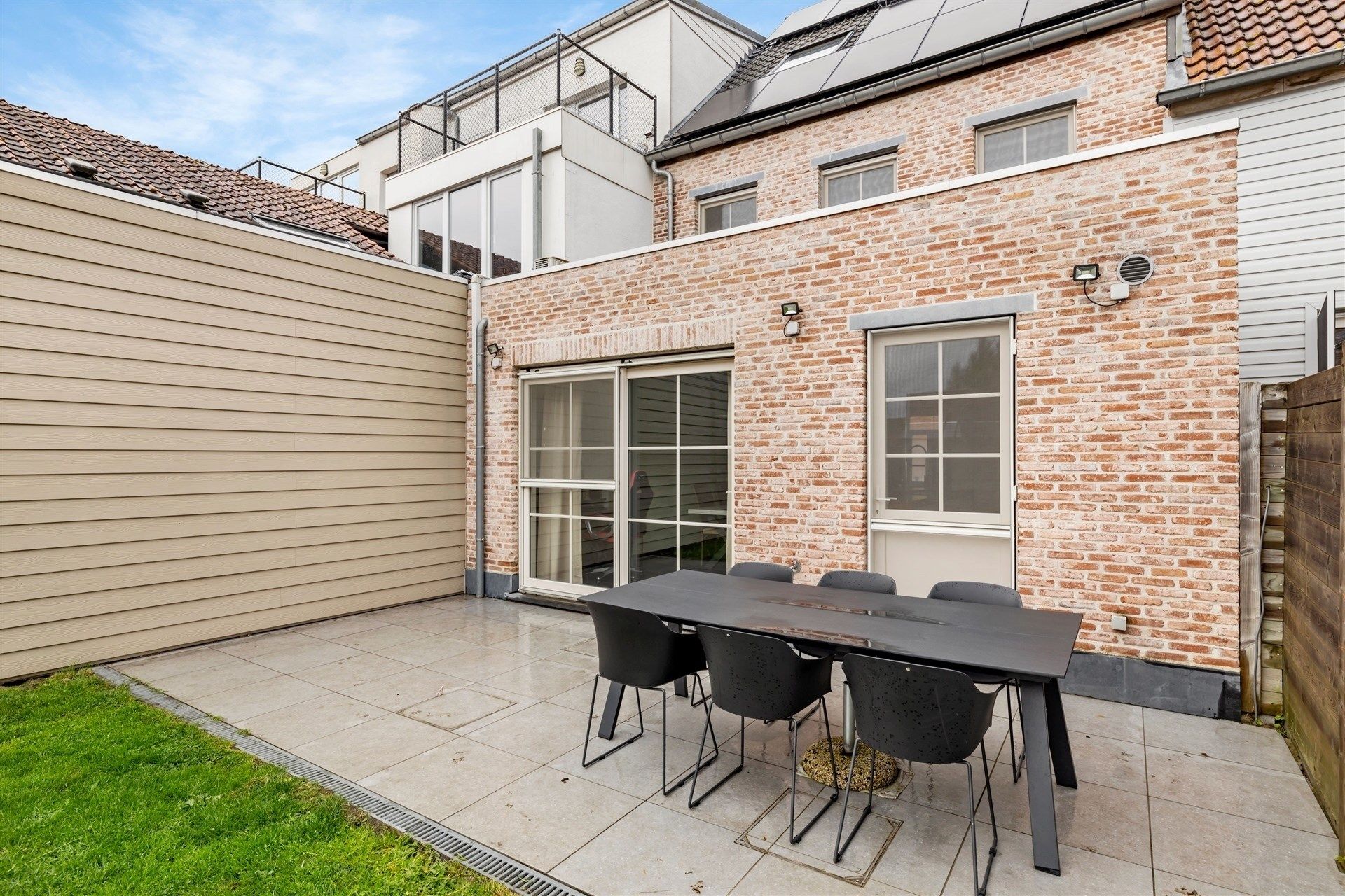 Recente woning met 4 slaapkamers en zonnige tuin gelegen in het hartje van Meerdonk foto 17