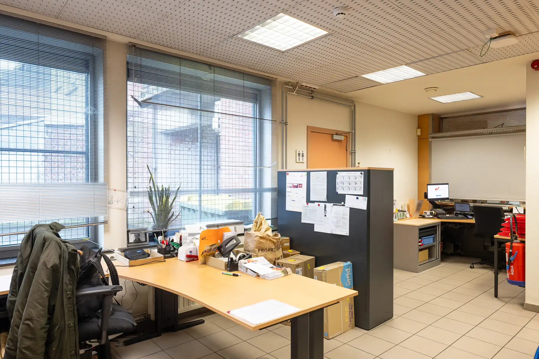 Commercieel gelijkvloers van 150 m² in Drogenbos foto 8
