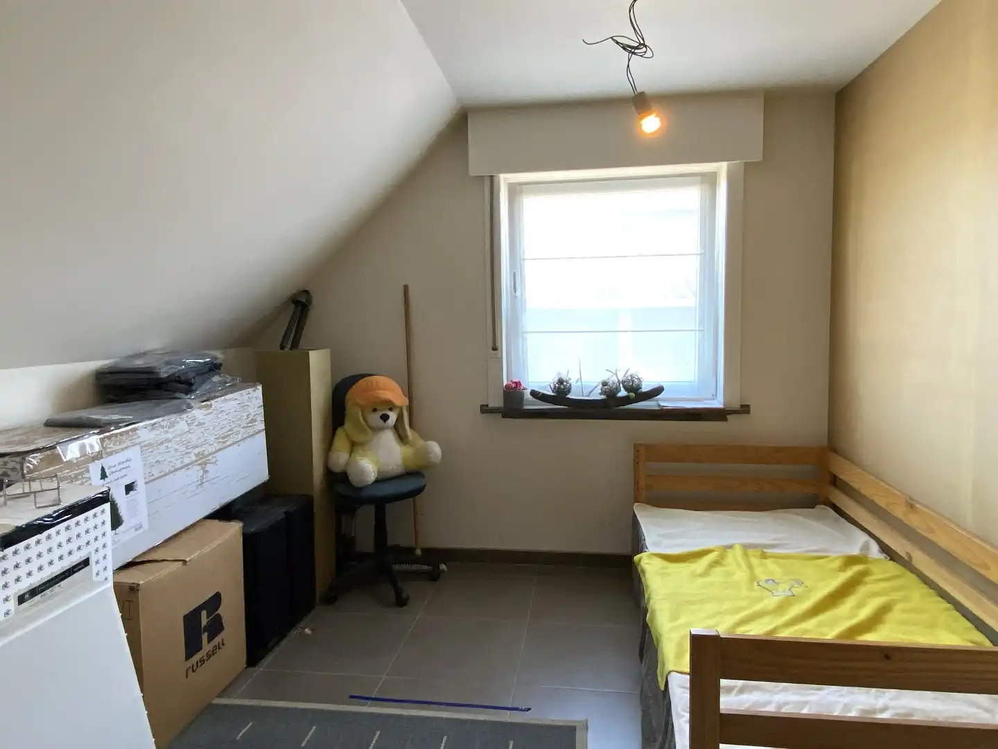BEDRIJFSWONING/CONCIËRGEWONING MET 4 SLPKS EN TUIN foto 9