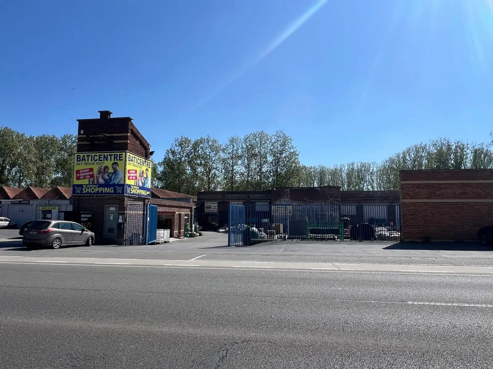 Verkoop van handelszaak BATICENTRE. (Aandelentransactie van vennootschap) foto 4