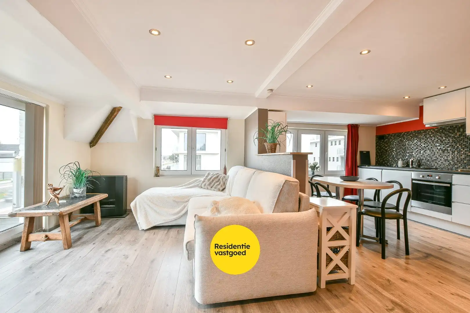 Ruime woning op toplocatie - vlakbij centrum, strand & zee!  foto 2