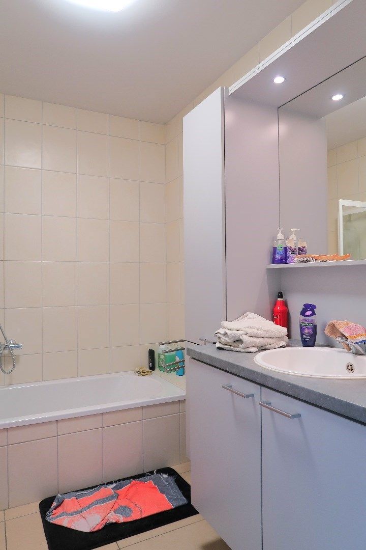 Opbrengsteigendom met 3 appartementen en 3 garageboxen. Ideale investering! foto 10