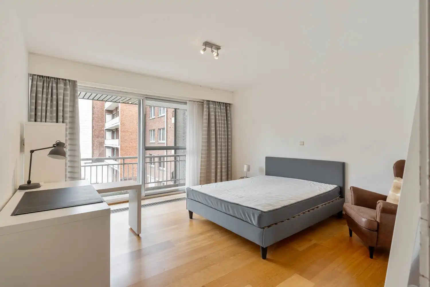 Ruim (141m²) 3-slaapkamerappartement met staanplaats, kelder én twee grote terrassen foto 21