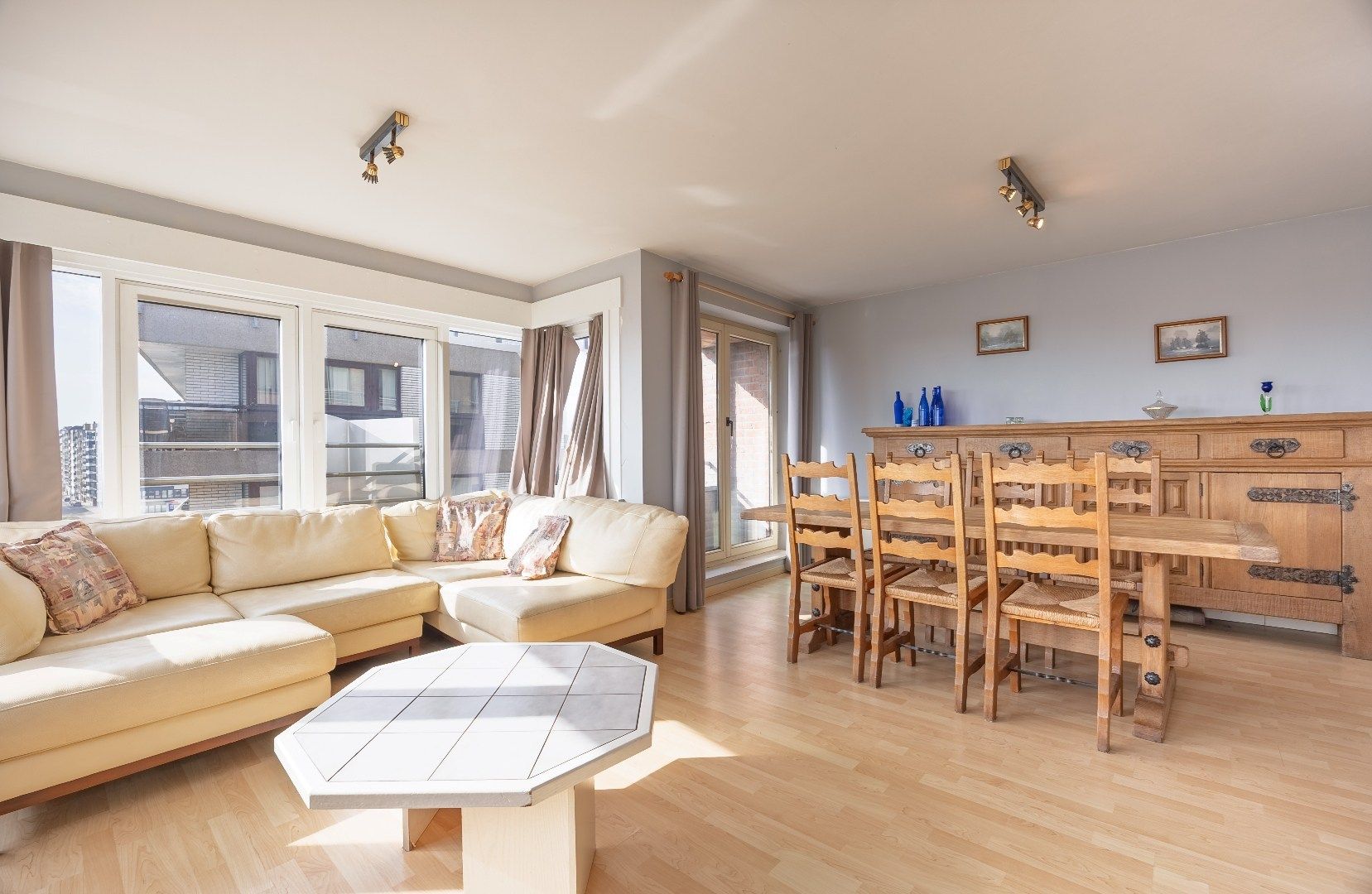 Uitzonderlijk hoekappartement met zijdelings zeezicht  foto 5