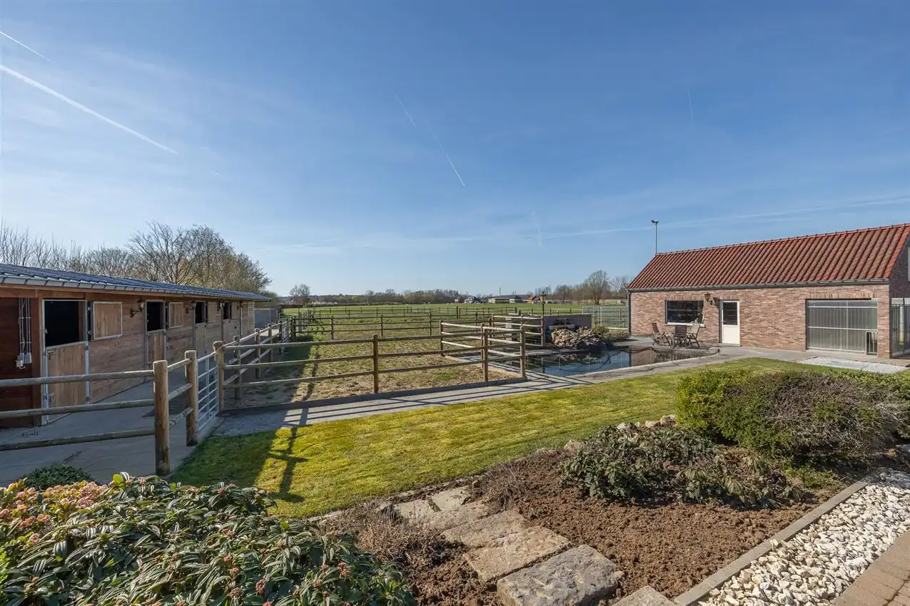 Villa grenzend aan agrarisch gebied met 4slk en opslag foto 59