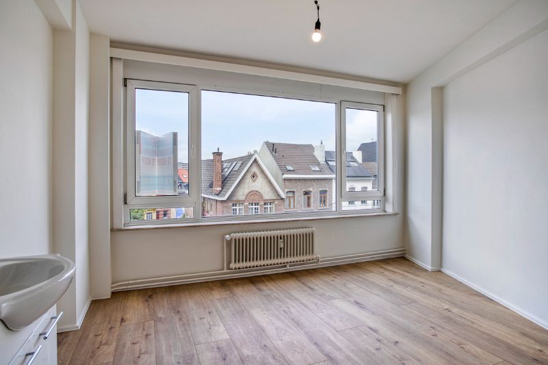 LICHTRIJK GERENOVEERD APPARTEMENT MET 3 SLAAPKAMERS IN CENTRUM GENT foto 9