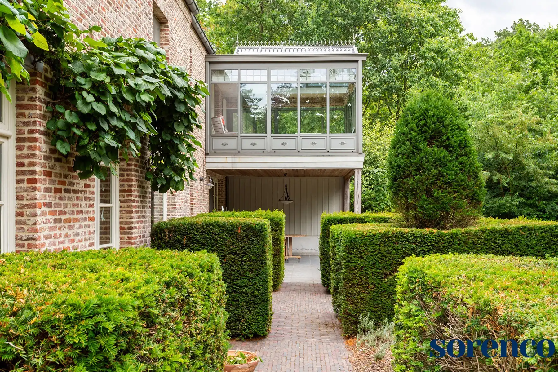 Exclusieve villa in een rustige groene wijk op een perceel van 3.676 m². foto 25