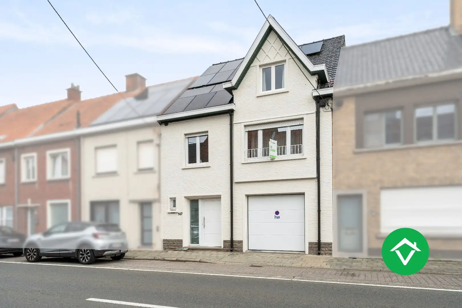 Ruime, instapklare woning met 5 slaapkamers, tuin en garage te Roeselare foto {{pictureIndex}}
