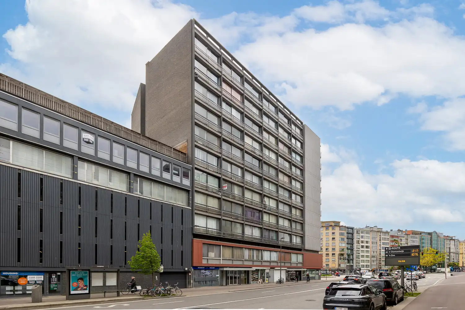Instapklare en gemeubelde studio te koop in Antwerpen op de 7e verdieping van een verzorgd gebouw aan het Stadspark foto 2