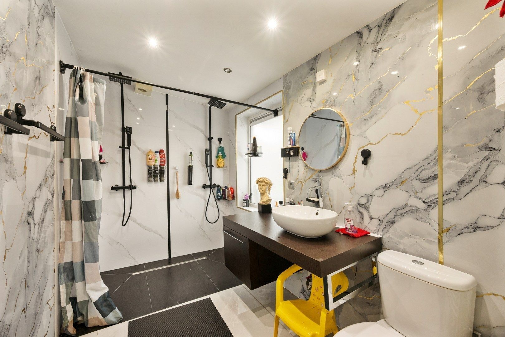 Gerenoveerde, energiezuinige woning met 4 slaapkamers, 2 badkamers en stadstuin in Menen foto 9