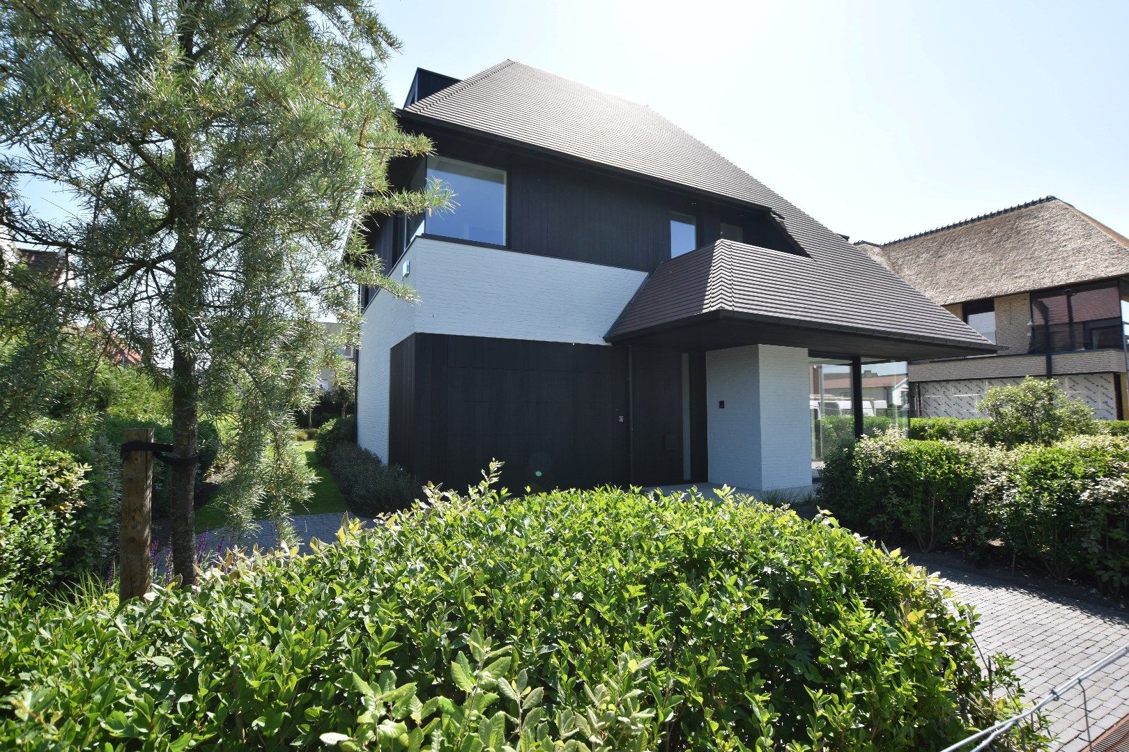 Prachtige nieuwbouwvilla met hoogwaardige afwerking in een residentiële wijk te Knokke foto 3