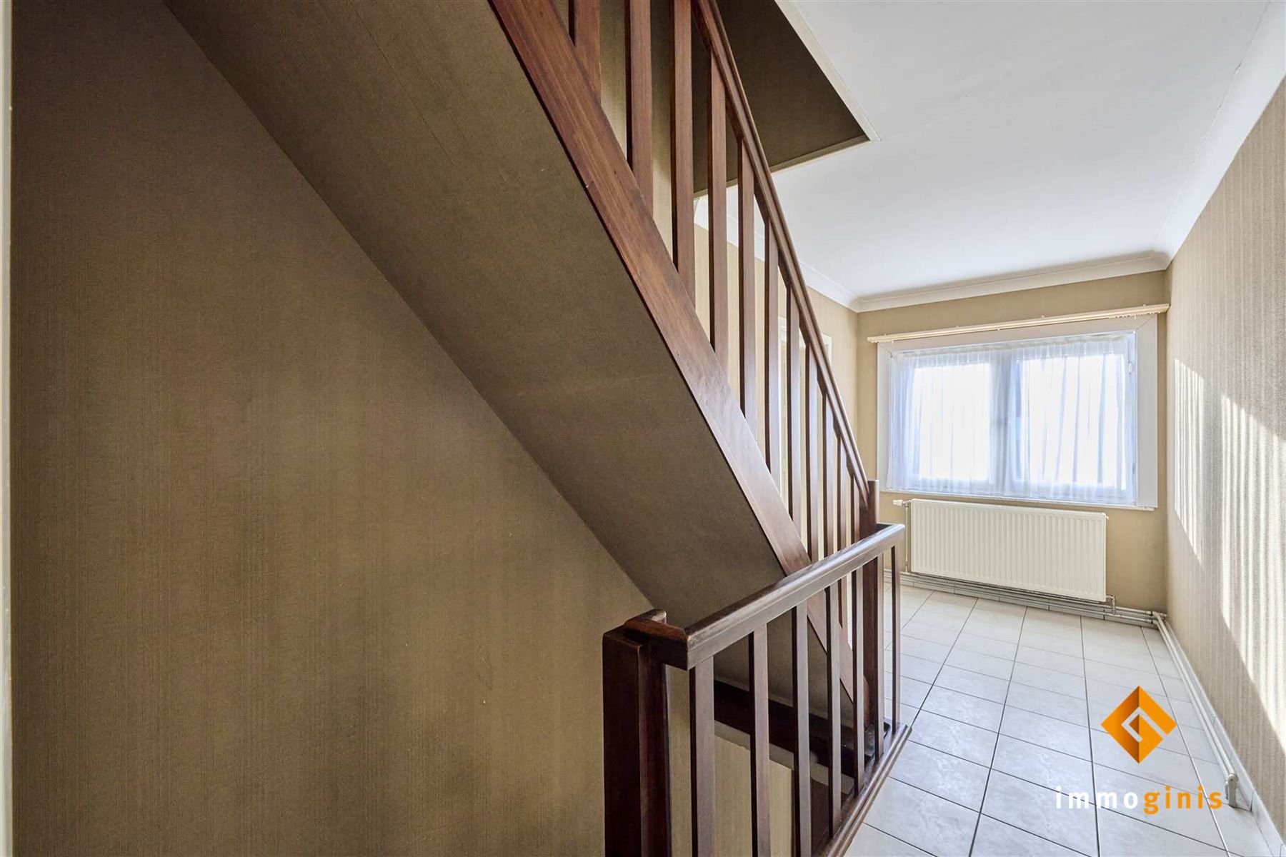 Zéér ruime woning met 5 slaapkamers en 2 badkamers op een ruim perceel van 12a40ca. Uitbreiding op zolder mogelijk! foto 11