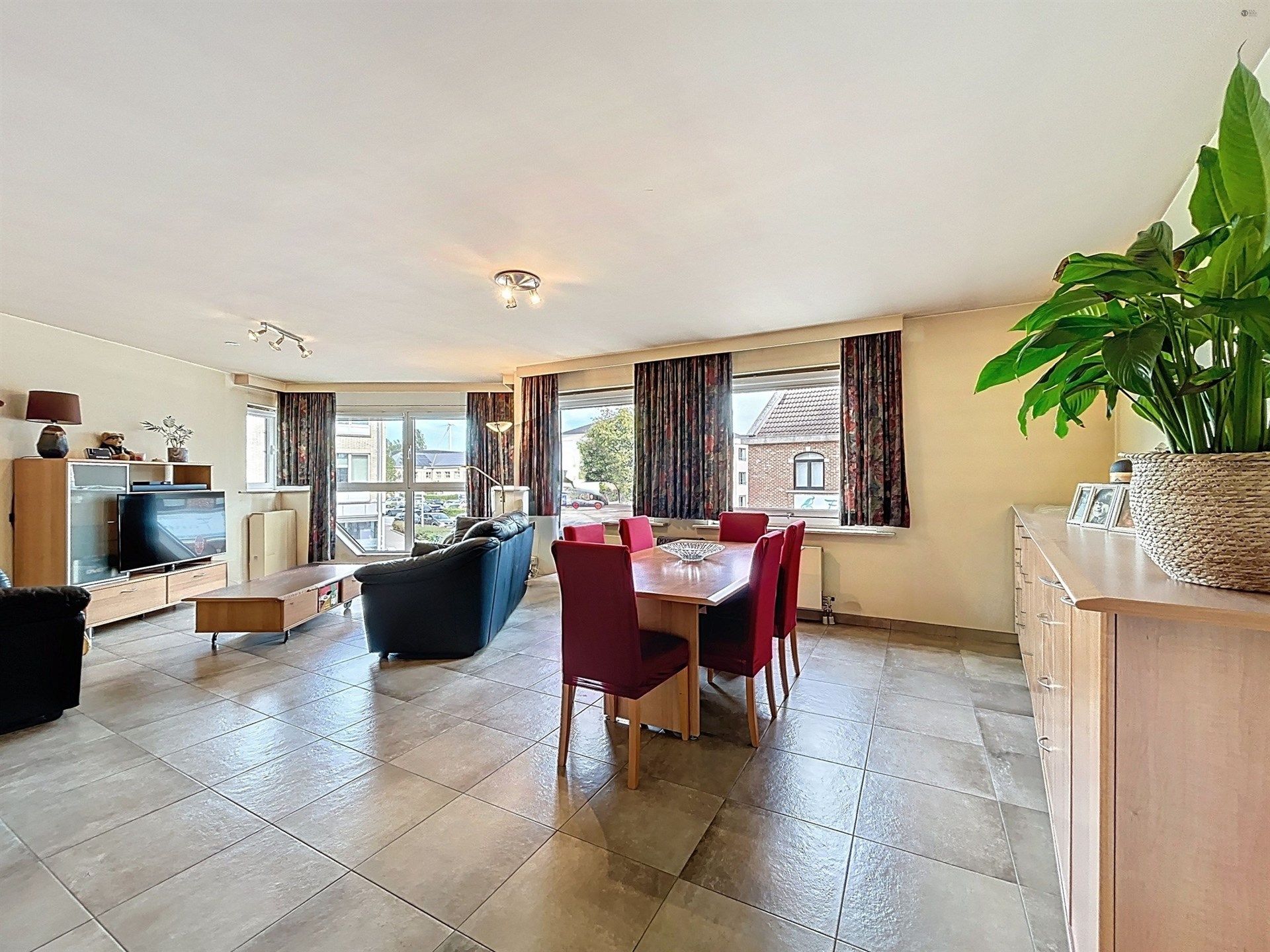1 slk appartement met terras in hartje Sint-Gillis-Waas foto 2