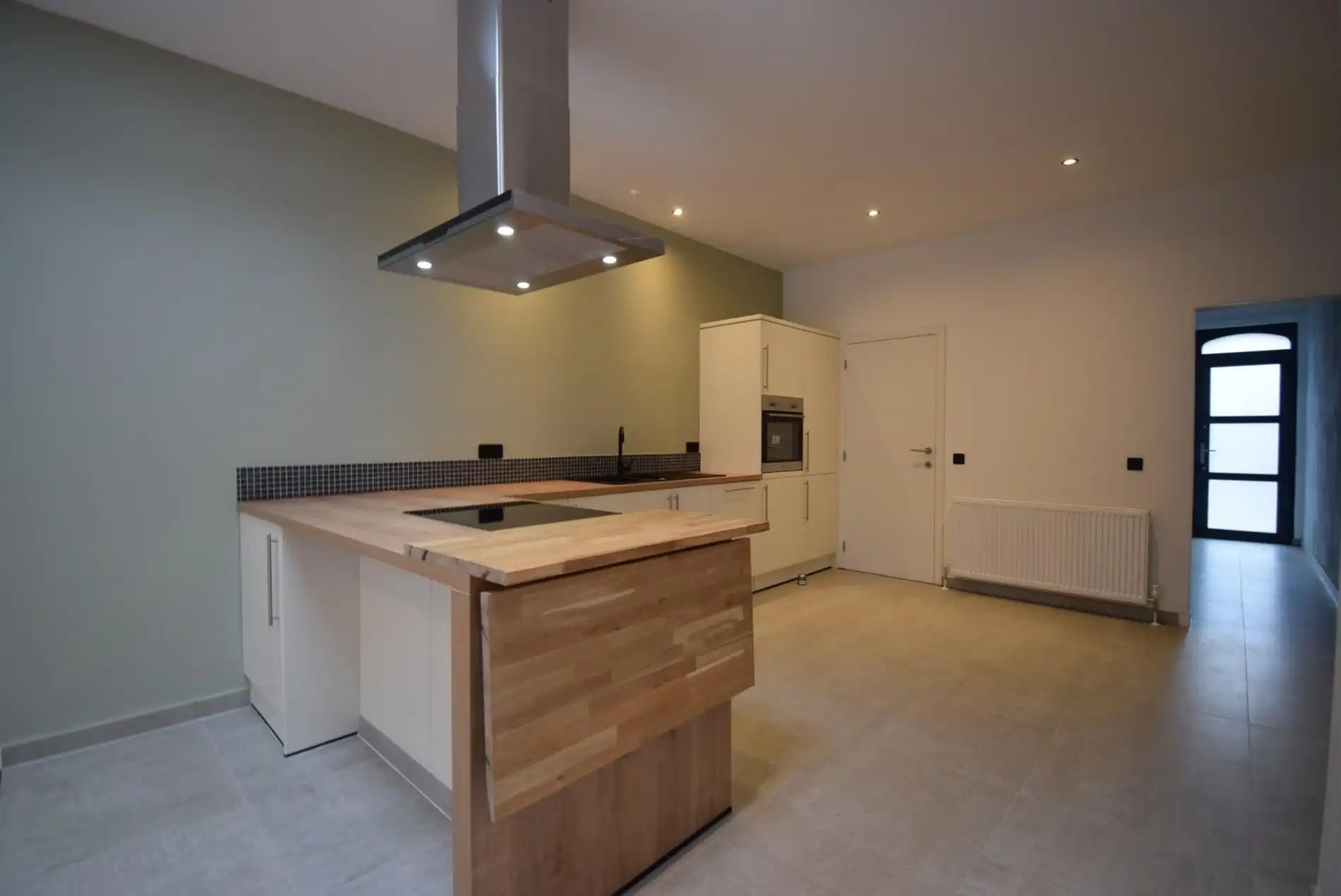RUIME INSTAPKLARE RIJWONING DICHTBIJ HET CENTRUM  foto 3