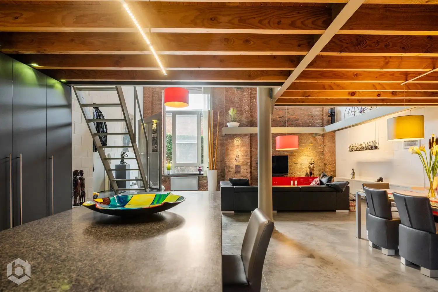 Hedendaagse loft met klein stadstuintje in residentiële omgeving nabij centrum van Mechelen foto 9