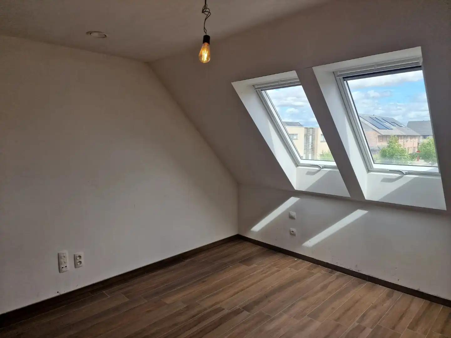 Recente halfopen woning met zonnige tuin  foto 13