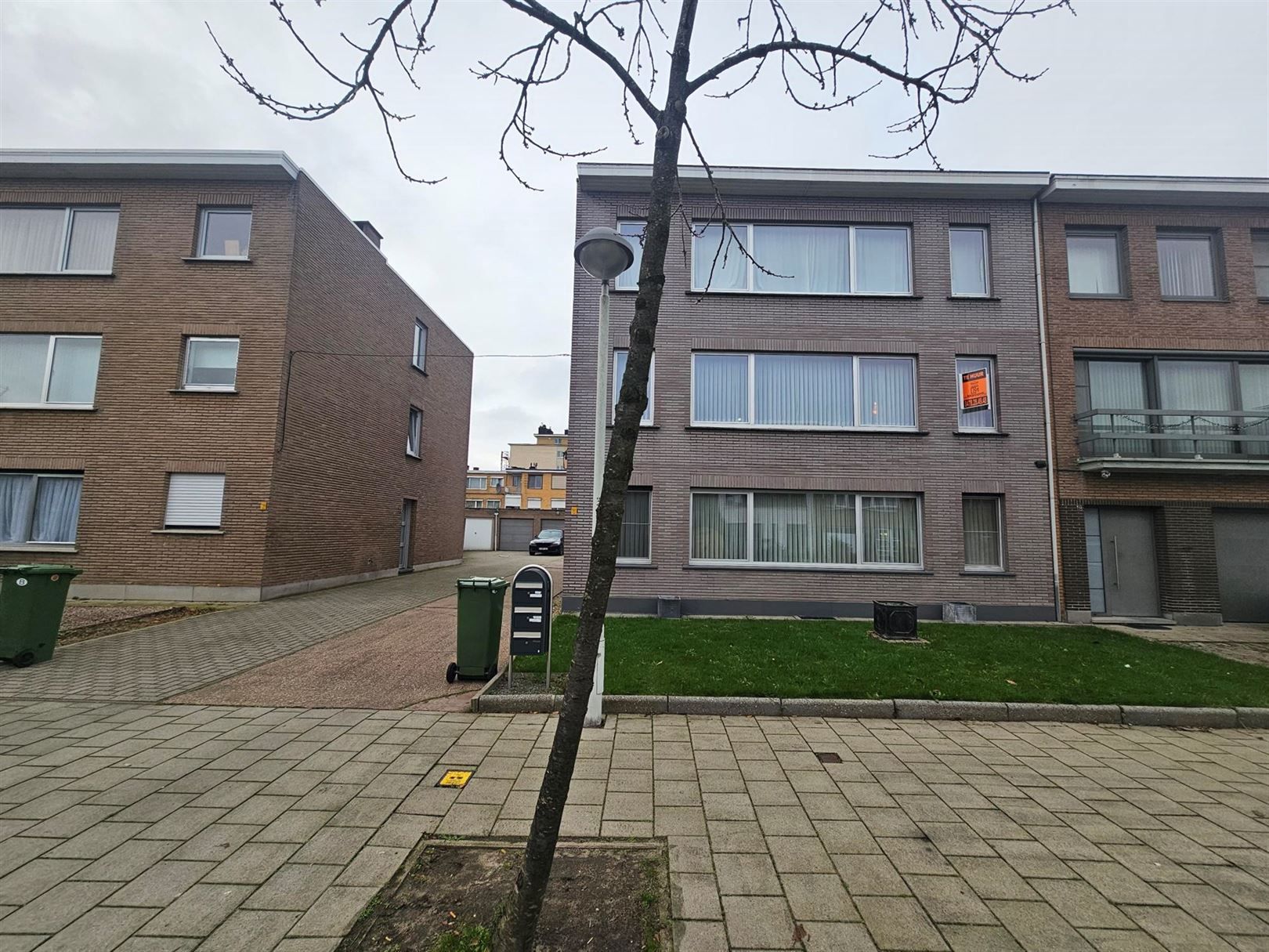 Appartement met 2slpks, terras en garage foto {{pictureIndex}}