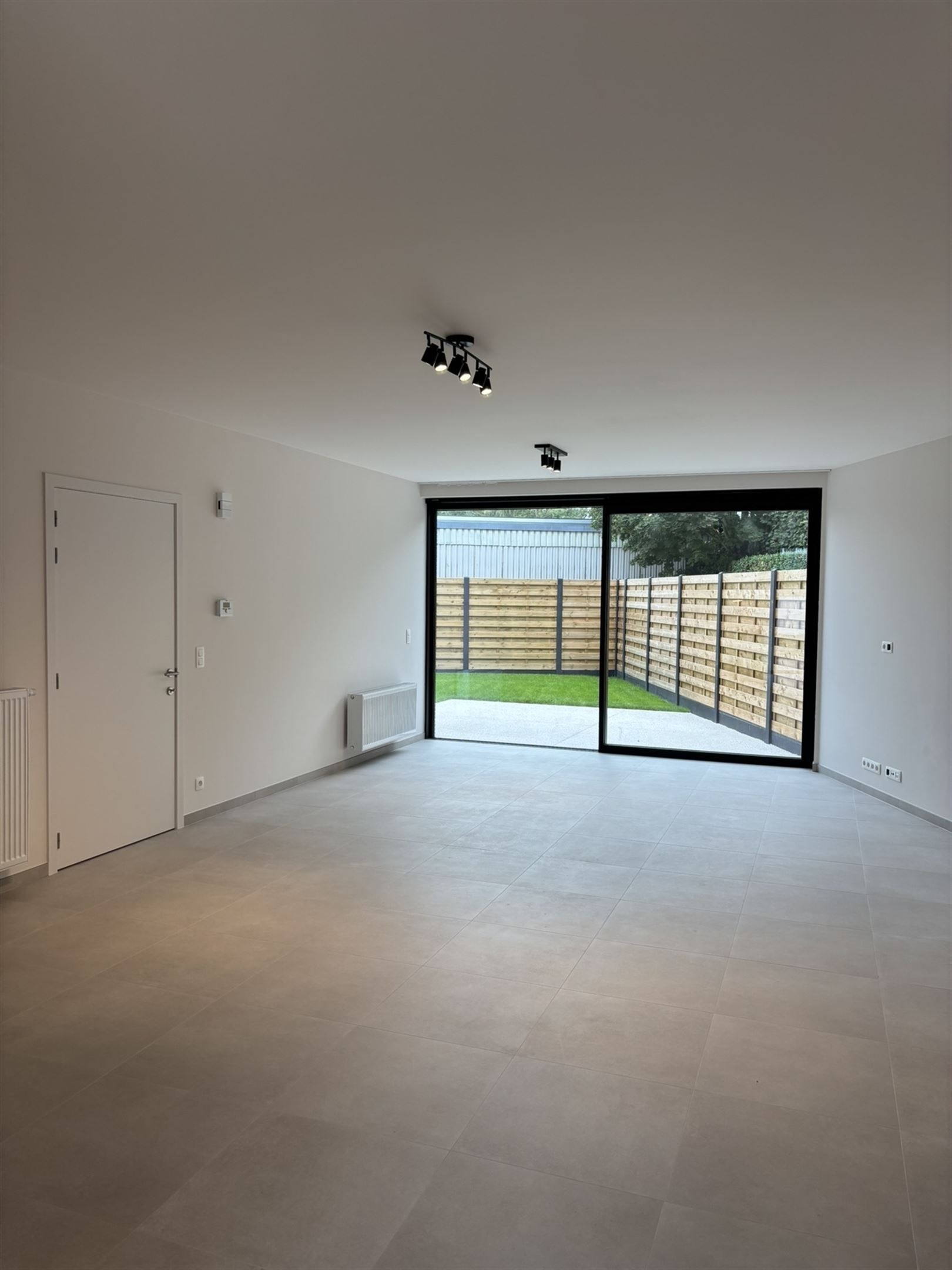 Stadswoning met 3 slaapkamers met carport foto 5